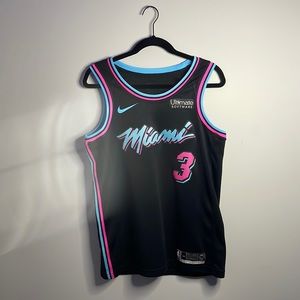 Men’s Size Medium NBA Miami Heat Dwyane Wade #3 Basketball Jersey